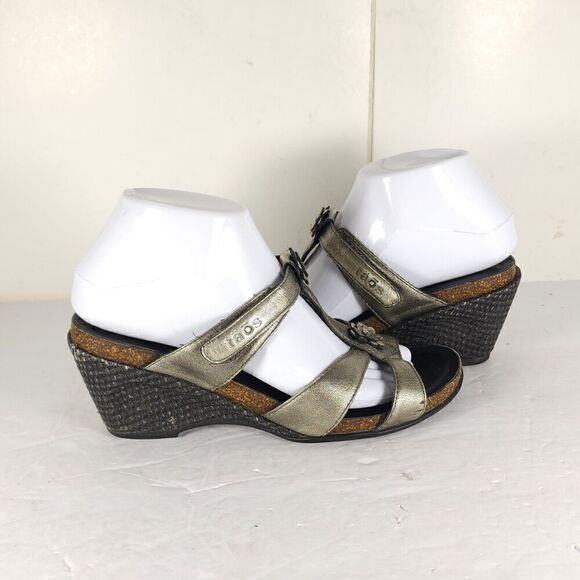 Taos Women's US8 Metallic Silver Leather Rhinestone Wedge Strappy Slide Sandals - Picture 8 of 16